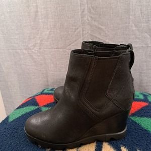 %SOREL Women's Joan Of Arctic Wedge Black Chelsea Boots Size 9 / D7